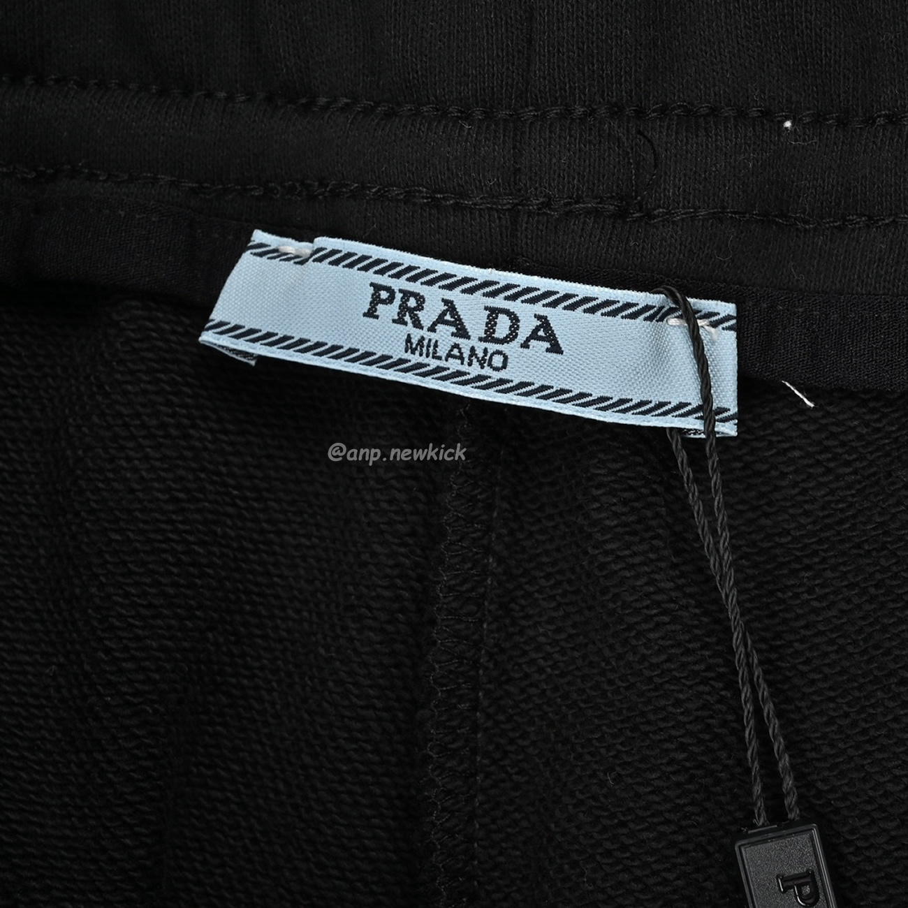 Prada Triangle Letter Logo Printed Shorts (3) - www.newkick.vip